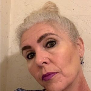 Meet your Posher, Debra